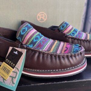 Roper Wear the West moccasins. Women Size 9.5.